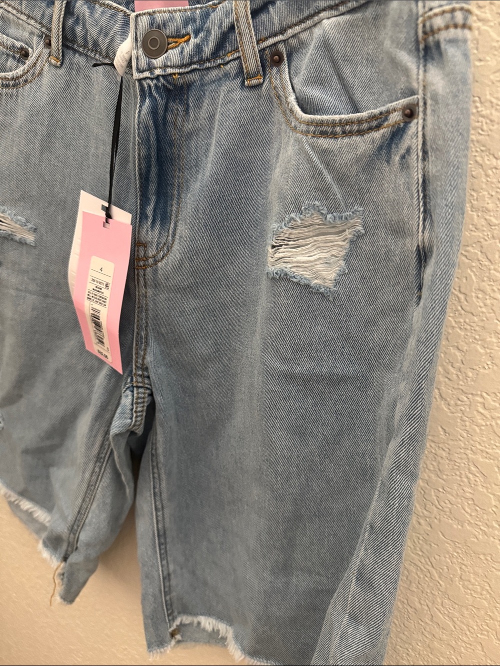 Future Collective Alani Noelle Distressed Denim Bermuda Shorts Size 4 NWT - Picture 4 of 7